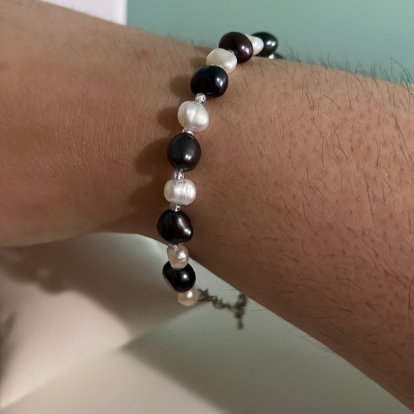 Pearl 2 Tone Necklace and Bracelet Costume Set - Picture 3 of 3